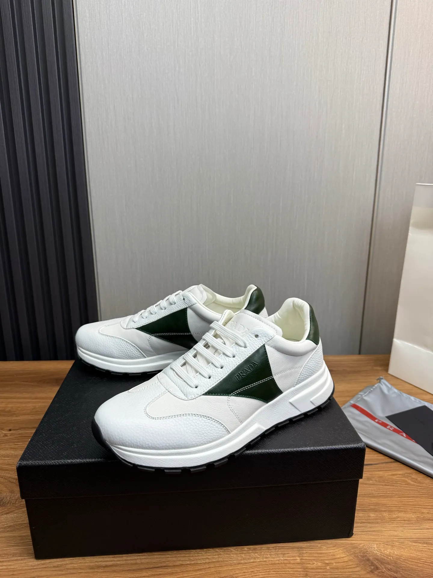 Men's shoes 💰800💰 [PRADA] Men's shoes are popular in the counter, official website is synchronized, 1 high-quality shipment ✔️Original cowhide + cowhide lining, 1🆚1 replica, original sole, 38-45 (38.45 custom-made, non-returnable)
